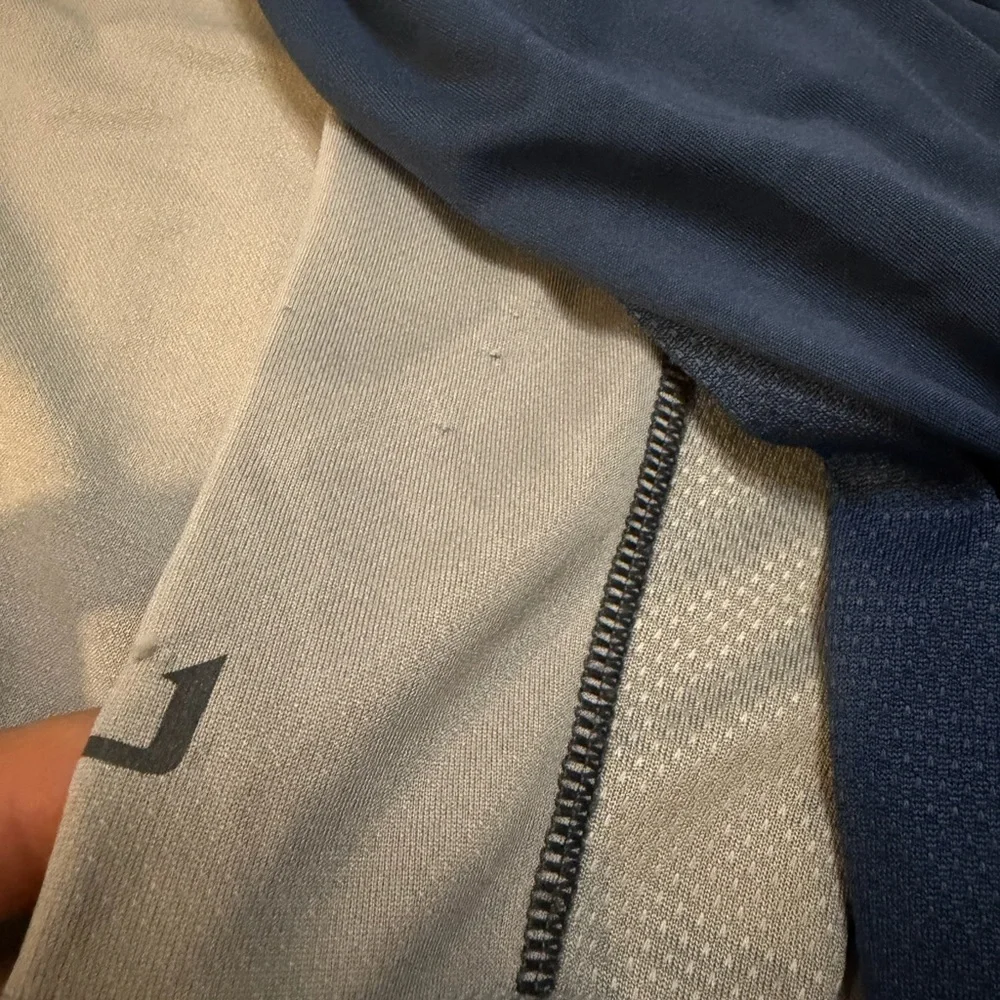 Huk Navy Blue Performance Shirt - Picture 4 of 6